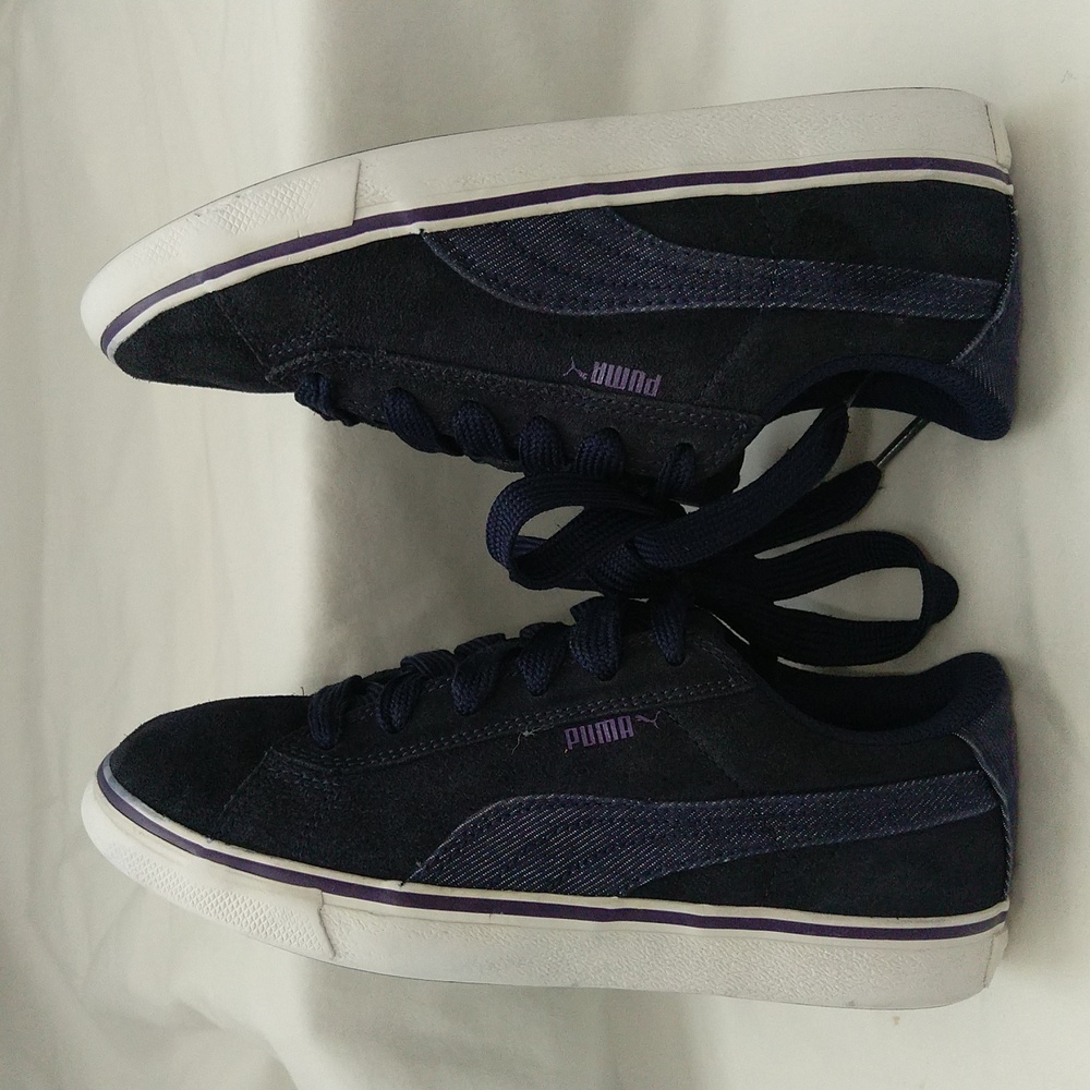 Puma Boys navy blue and purple Suede Lace Up sneakers size 3.5